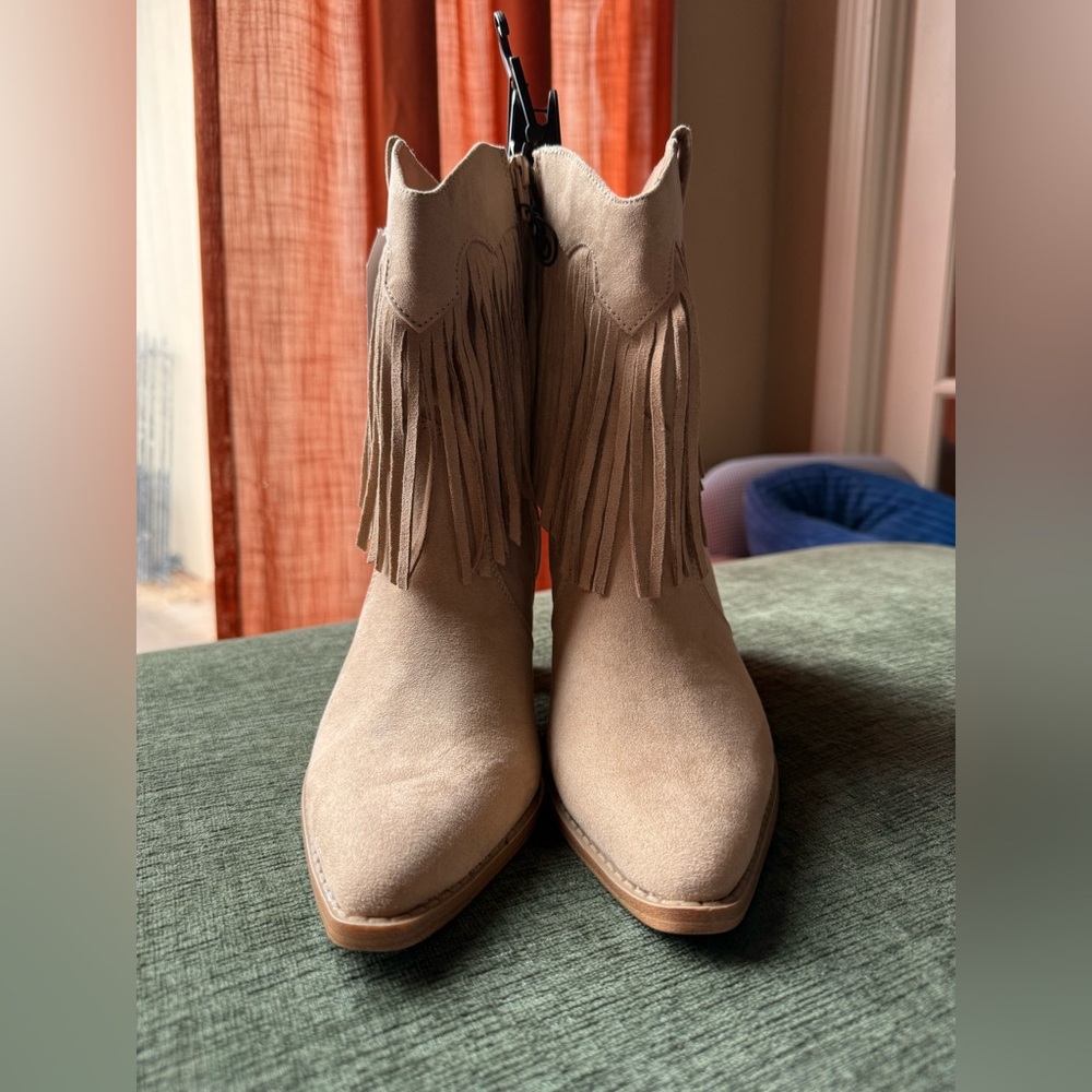 Time and Tru Tan Sand Heeled Boots with Fringe NWT - Picture 6 of 8